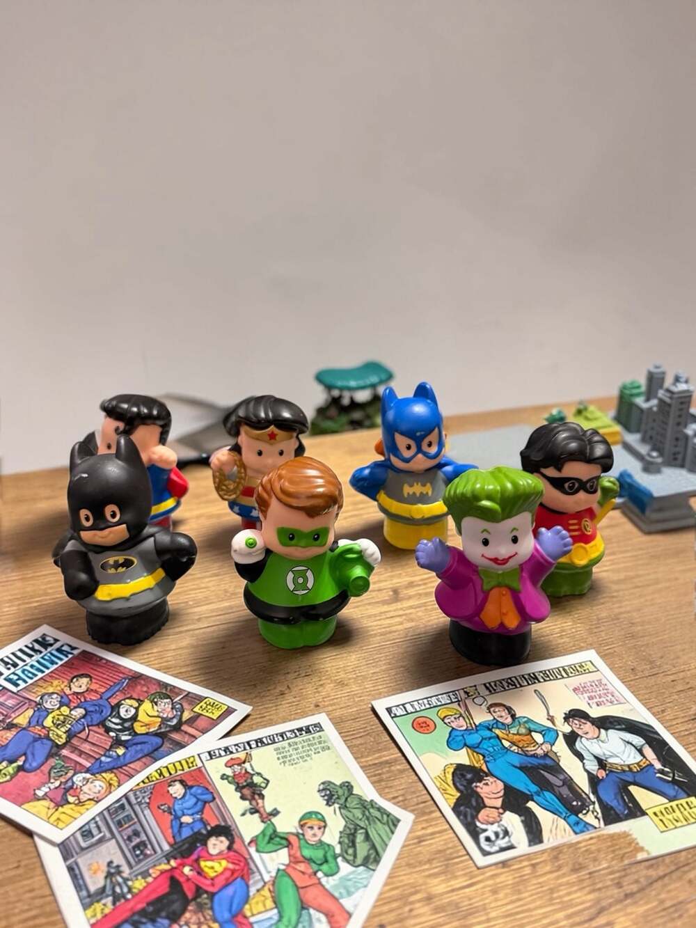 Fisher-Price Little People DC Super Friends Collector Set of 7 Figures - Batman,